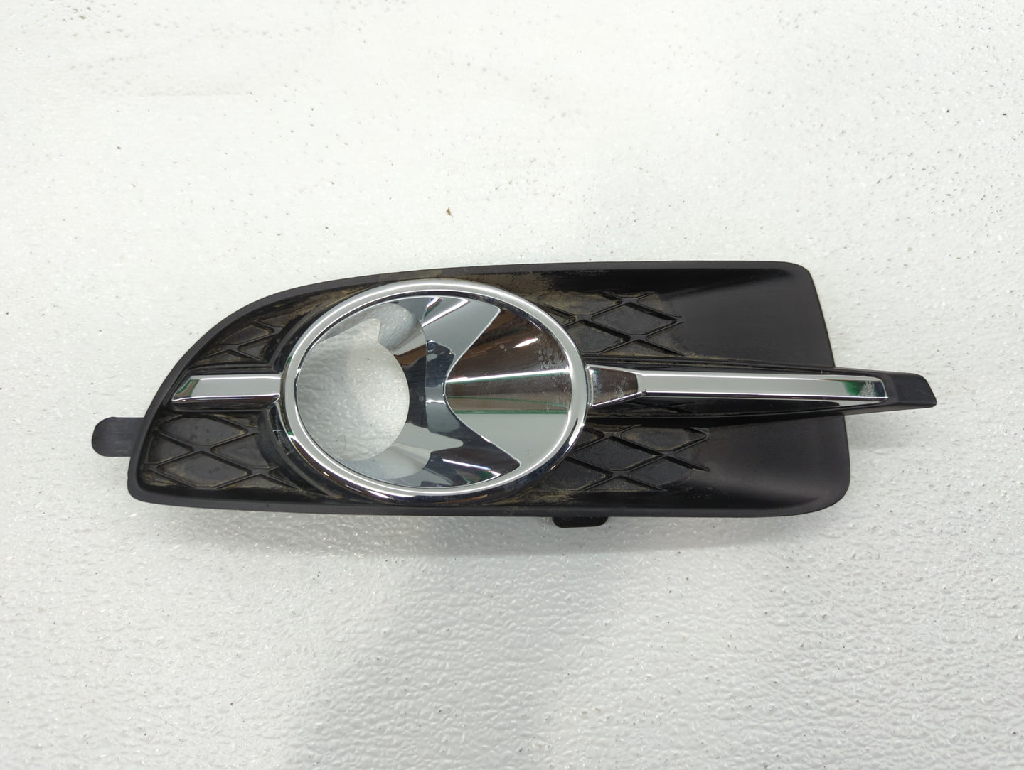 2010-2013 Buick Lacrosse Front Grille Bumper Not Included - Oemusedautoparts1.com