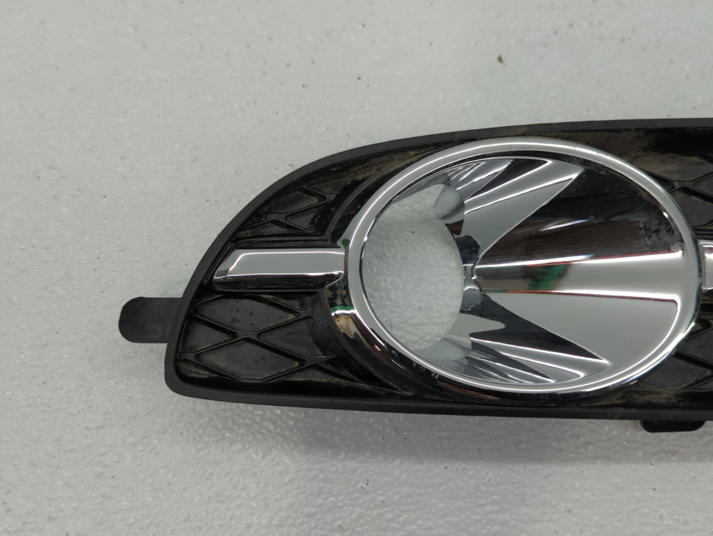 2010-2013 Buick Lacrosse Front Grille Bumper Not Included - Oemusedautoparts1.com