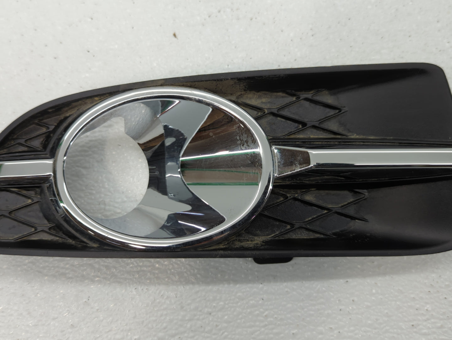 2010-2013 Buick Lacrosse Front Grille Bumper Not Included - Oemusedautoparts1.com