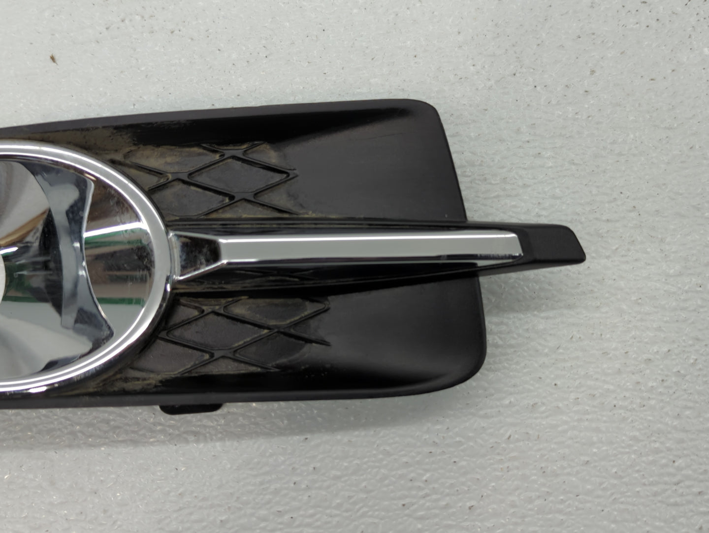 2010-2013 Buick Lacrosse Front Grille Bumper Not Included - Oemusedautoparts1.com