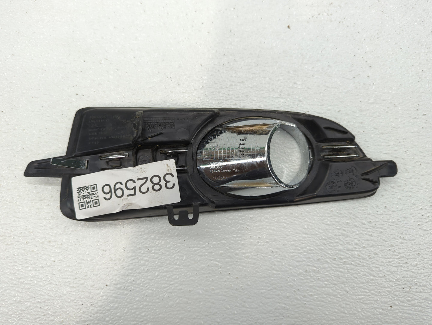 2010-2013 Buick Lacrosse Front Grille Bumper Not Included - Oemusedautoparts1.com