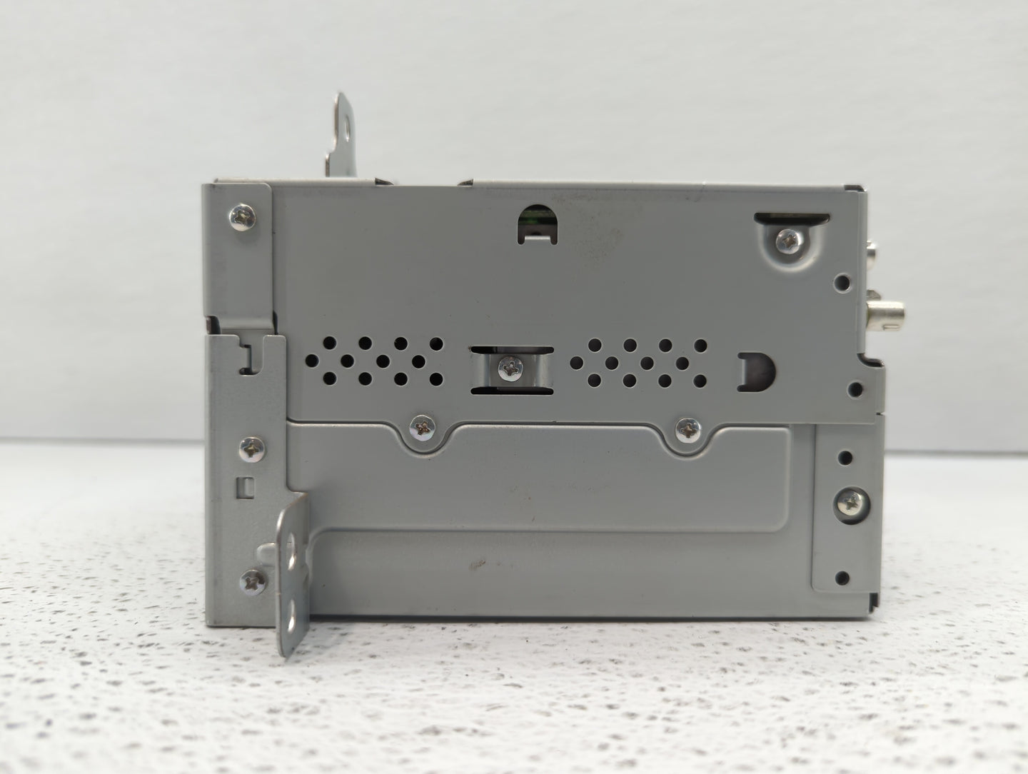 2010-2010 Buick Lacrosse Am Fm Cd Player Radio Receiver - Oemusedautoparts1.com