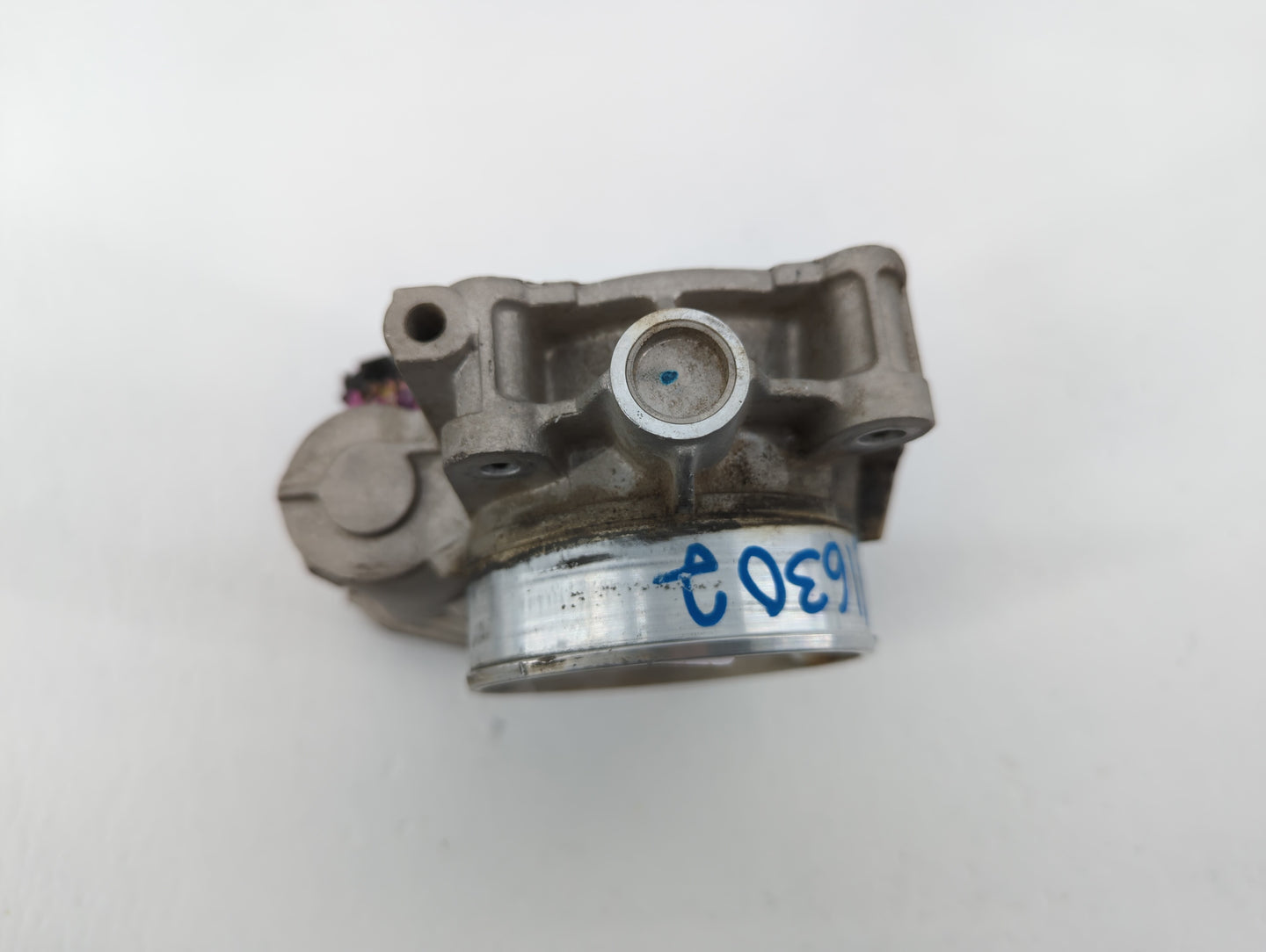 2010 Buick Lacrosse Throttle Body P/N:994AA Fits Fits 2007 2008 2009 2011 2012 OEM Used Auto Parts - Oemusedautoparts1.com