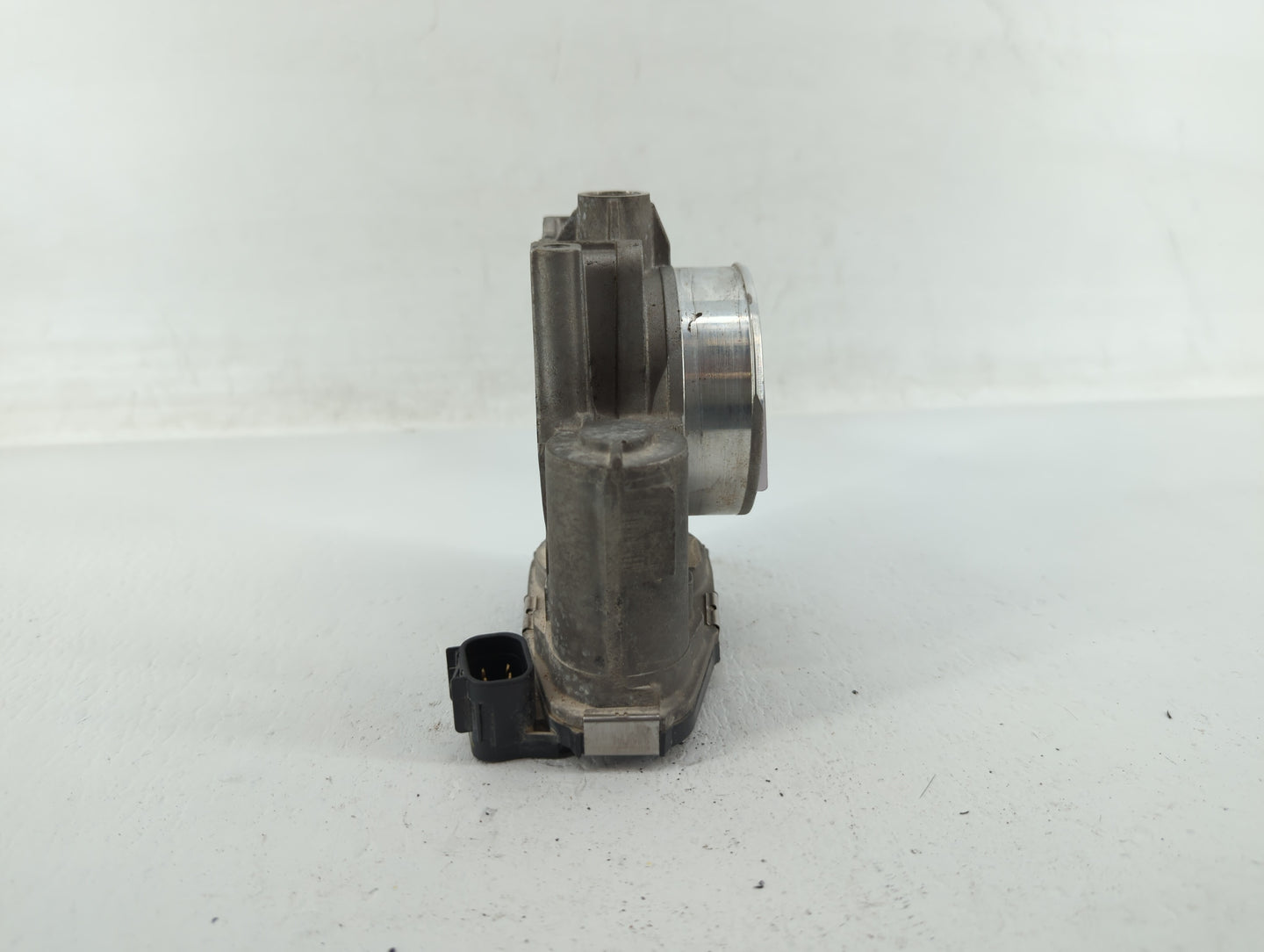2010 Buick Lacrosse Throttle Body P/N:994AA Fits Fits 2007 2008 2009 2011 2012 OEM Used Auto Parts - Oemusedautoparts1.com
