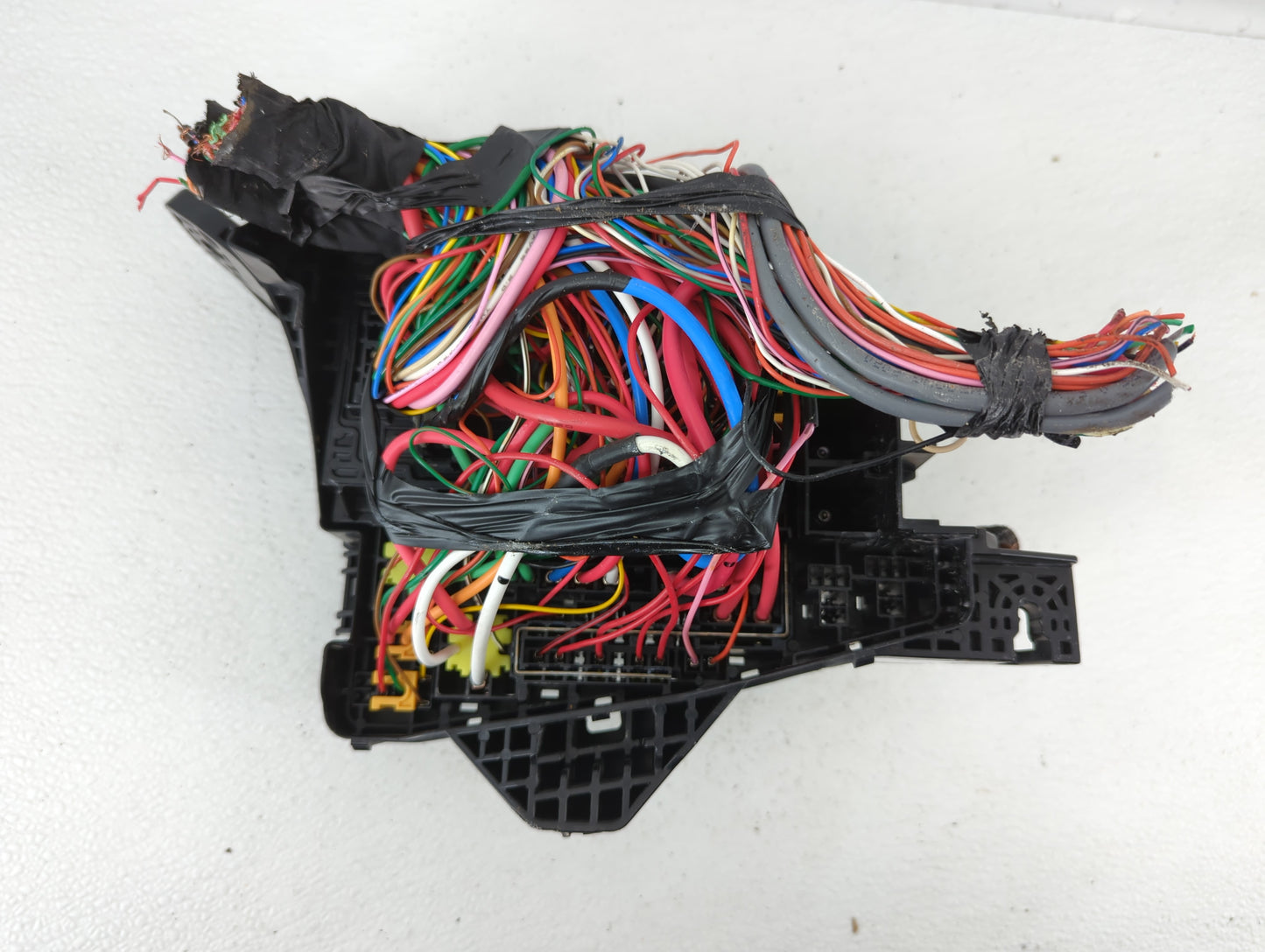 2010 Buick Lacrosse Fusebox Fuse Box Panel Relay Module P/N:20831466 13272071, 13272072 Fits OEM Used Auto Parts - Oemusedau
