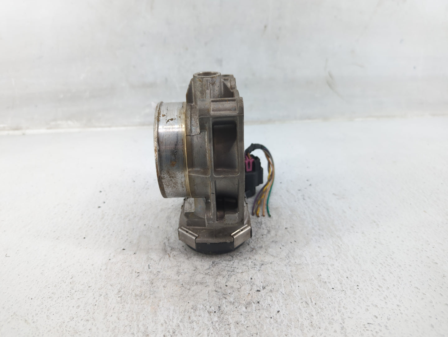 2010 Buick Lacrosse Throttle Body P/N:994AA Fits Fits 2007 2008 2009 2011 2012 OEM Used Auto Parts - Oemusedautoparts1.com