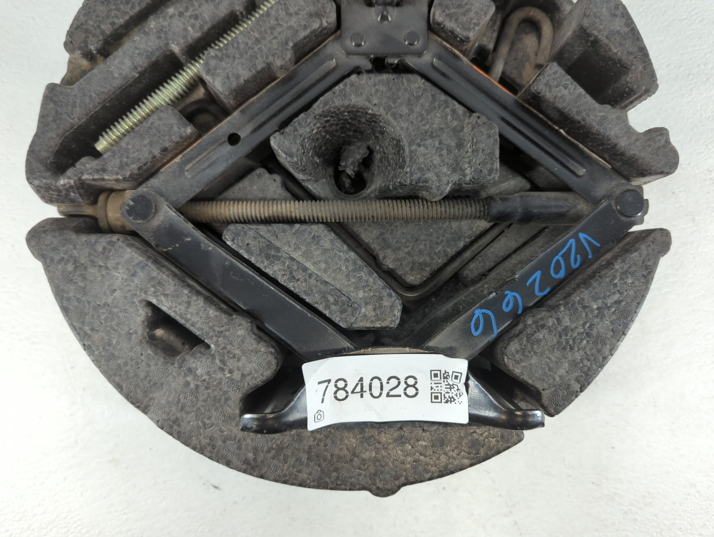 2010 Buick Lacrosse Spare Scissor Car Jack - Oemusedautoparts1.com