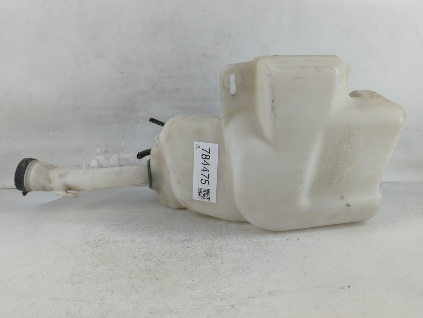 2010-2016 Buick Lacrosse Windshield Washer Fluid Reservoir Bottle Oem - Oemusedautoparts1.com