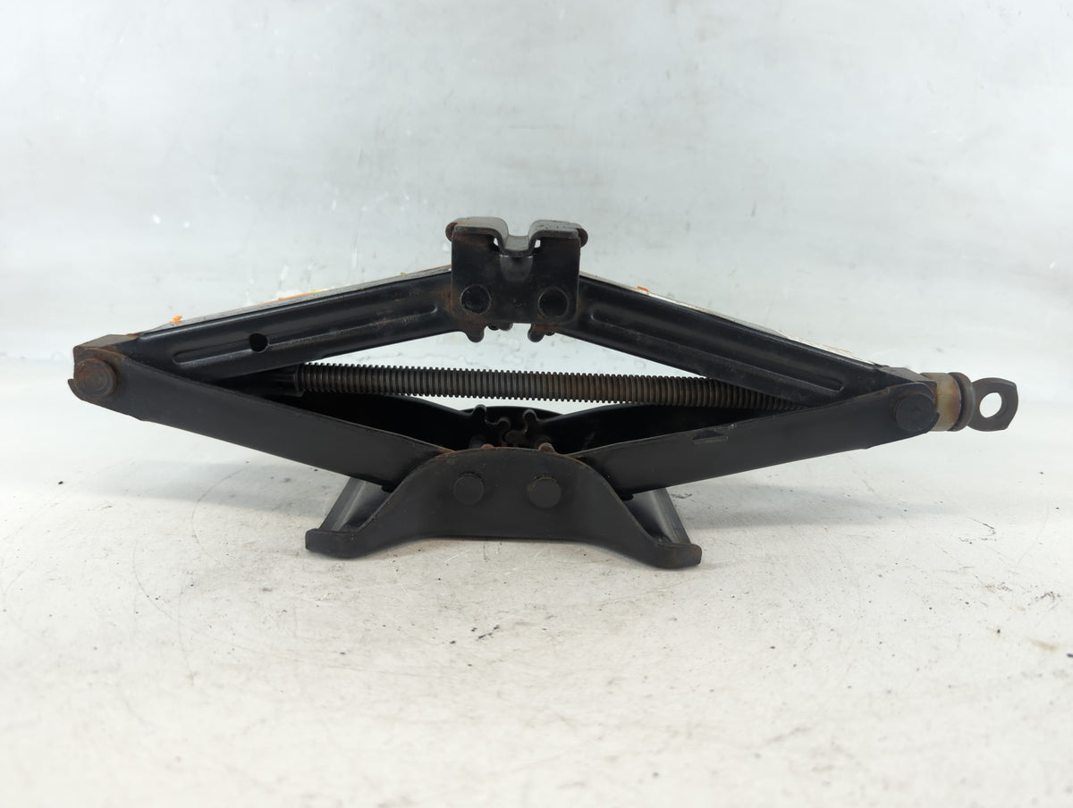 2010 Buick Lacrosse Spare Scissor Car Jack 817588 - Oemusedautoparts1.com