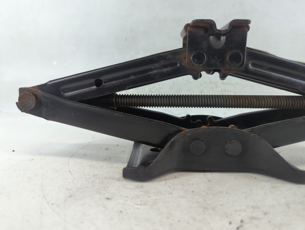 2010 Buick Lacrosse Spare Scissor Car Jack 817588 - Oemusedautoparts1.com