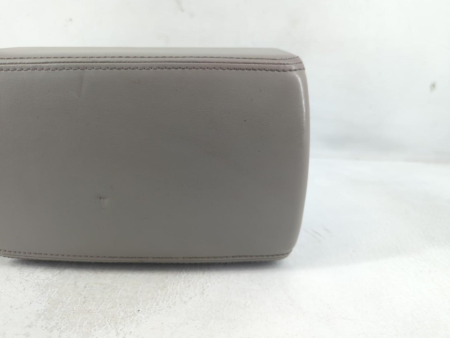 2010 Buick Lacrosse Center Console Armrest Cover Lid P/N:>ABS< 1168652 Fits OEM Used Auto Parts - Oemusedautoparts1.com
