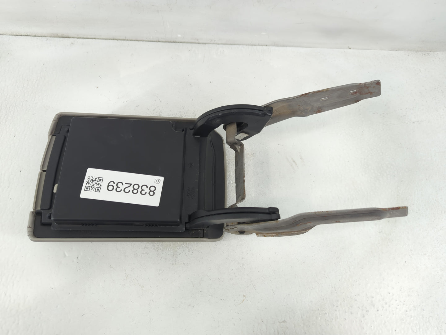 2010 Buick Lacrosse Center Console Armrest Cover Lid P/N:>ABS< 1168652 Fits OEM Used Auto Parts - Oemusedautoparts1.com