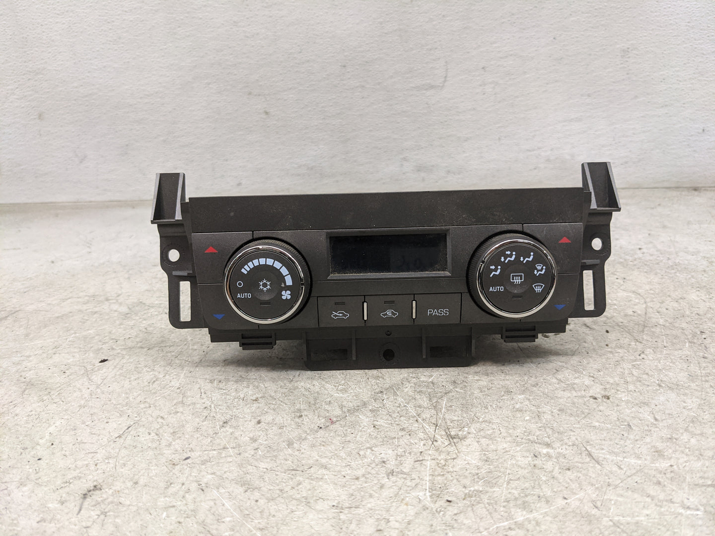 2007 Buick Lucerne Climate Control Module Temperature AC/Heater Replacement P/N:15892086 Fits OEM Used Auto Parts - Oemuseda