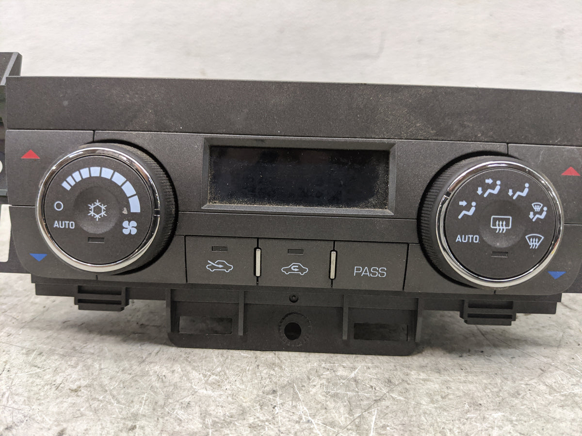 2007 Buick Lucerne Climate Control Module Temperature AC/Heater Replacement P/N:15892086 Fits OEM Used Auto Parts - Oemuseda
