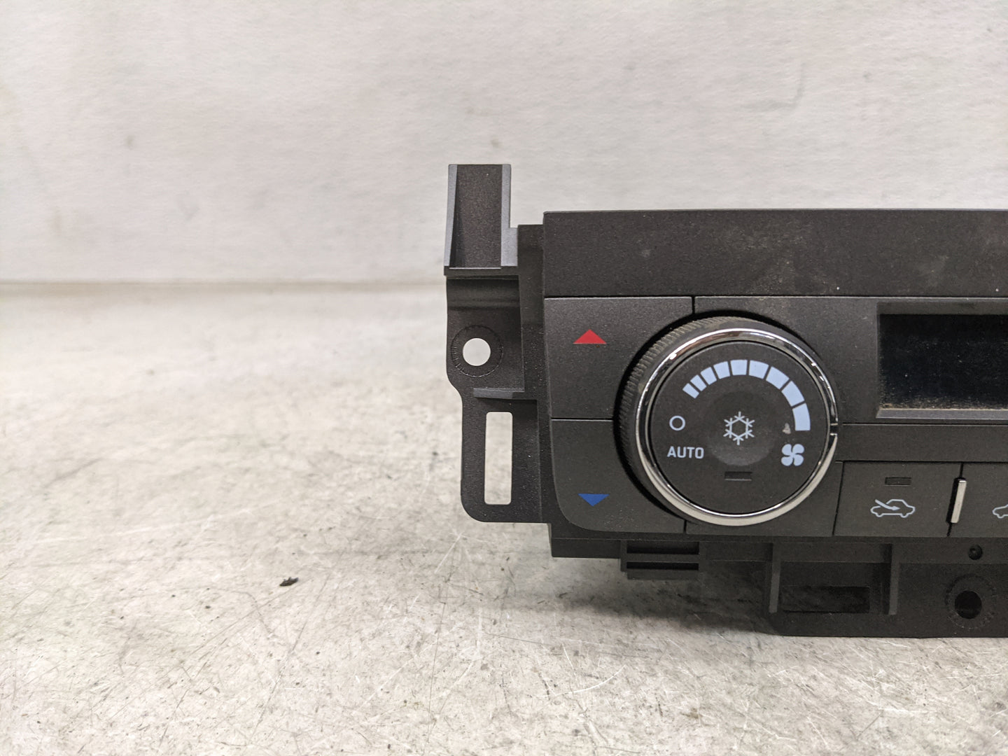 2007 Buick Lucerne Climate Control Module Temperature AC/Heater Replacement P/N:15892086 Fits OEM Used Auto Parts - Oemuseda