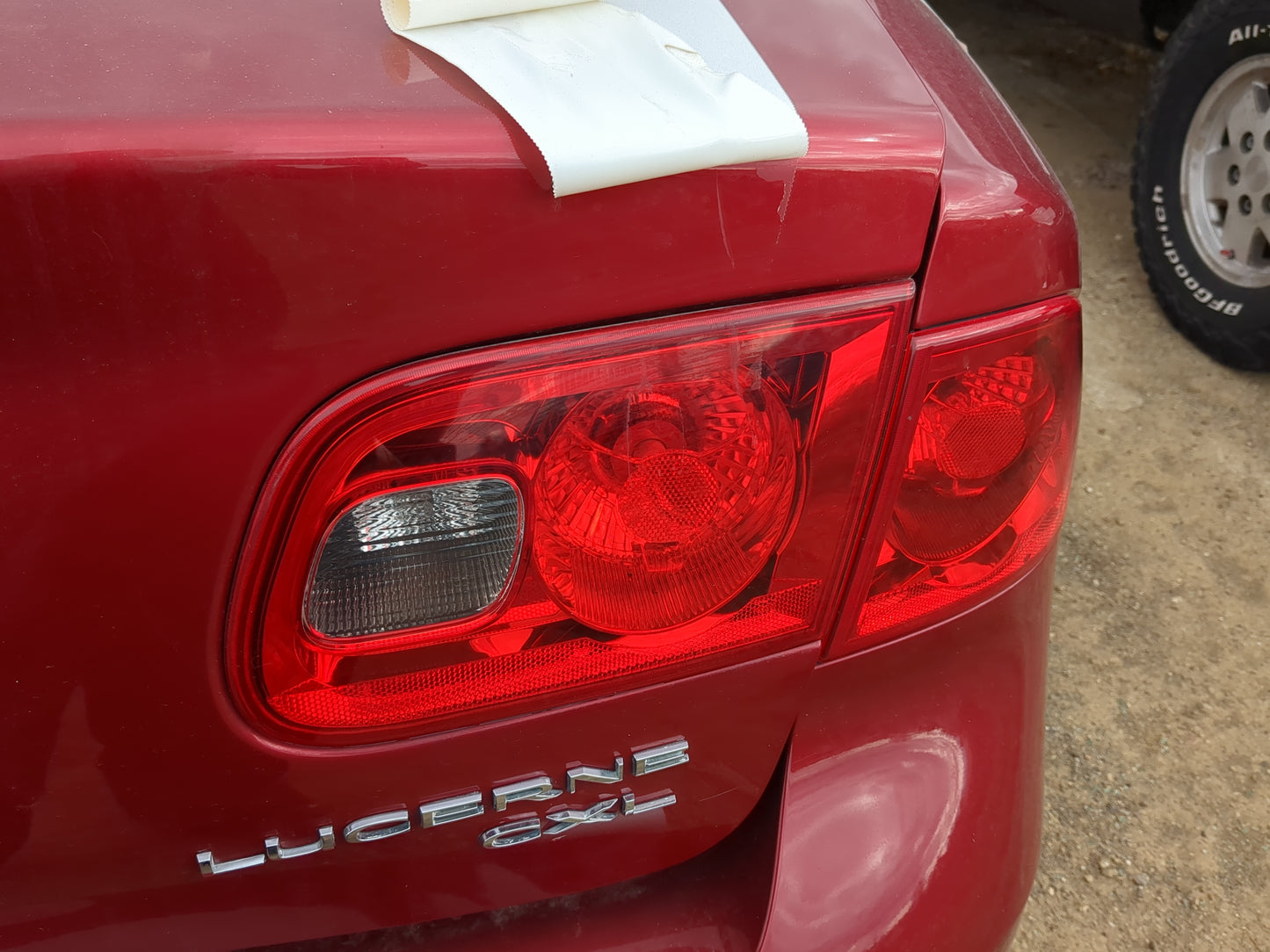 2006-2011 Buick Lucerne Passenger Right Side Deck Lid Mounted Tail Light 1214346 - Oemusedautoparts1.com