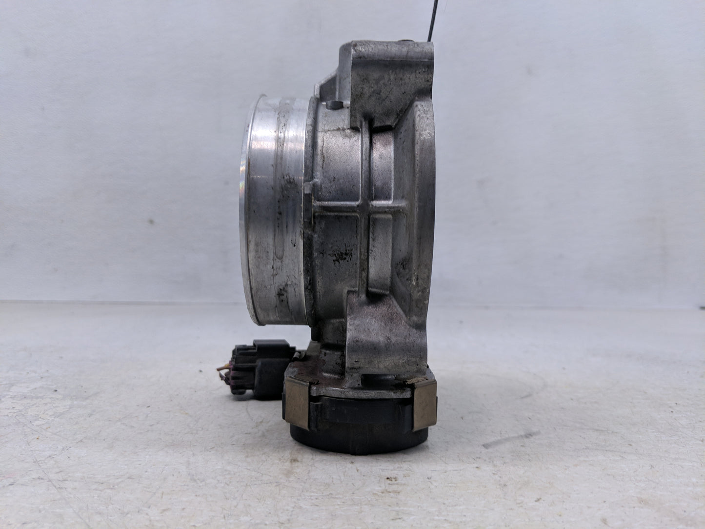 2006-2011 Buick Lucerne Throttle Body P/N:12602800 Fits Fits 2006 2007 2008 2009 2010 2011 OEM Used Auto Parts - Oemusedauto