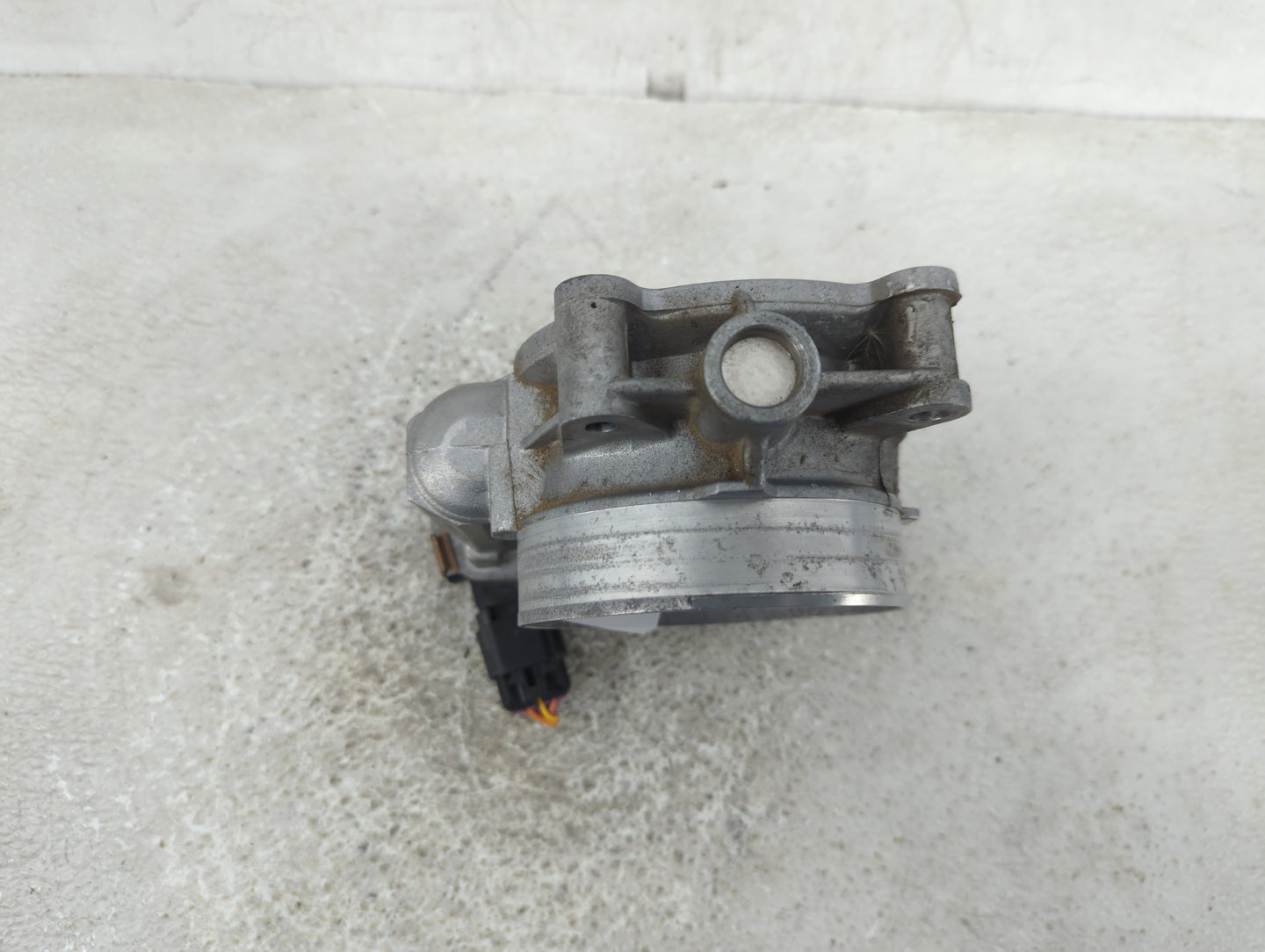 2006-2011 Buick Lucerne Throttle Body P/N:12602800 Fits Fits 2006 2007 2008 2009 2010 2011 OEM Used Auto Parts - Oemusedauto