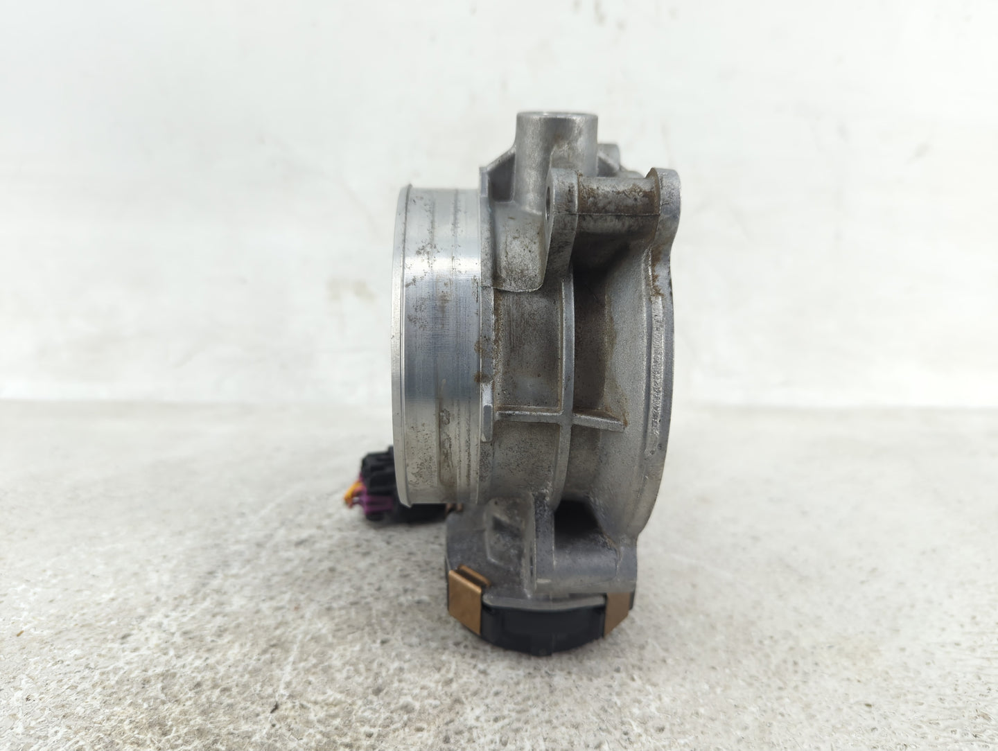 2006-2011 Buick Lucerne Throttle Body P/N:12602800 Fits Fits 2006 2007 2008 2009 2010 2011 OEM Used Auto Parts - Oemusedauto