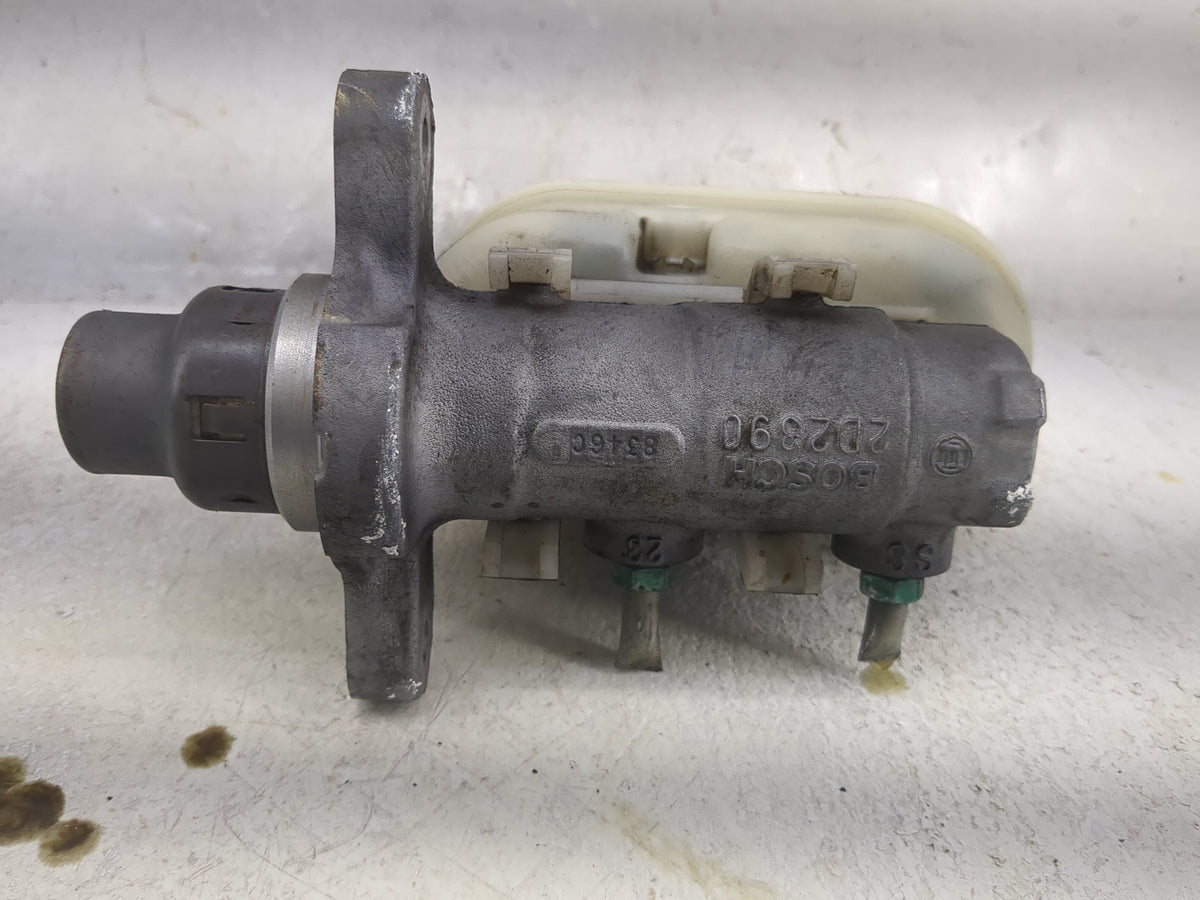 Buick Lucerne Brake Master Cylinder 1497765 - Oemusedautoparts1.com