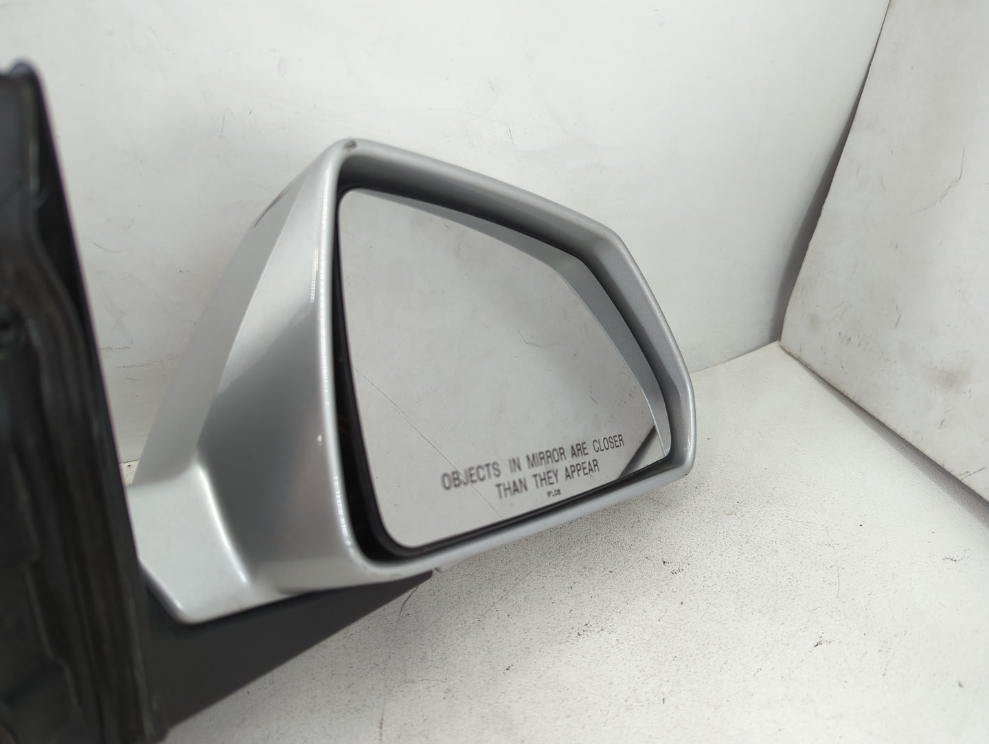 2008-2014 Cadillac Cts Passenger Side View Mirror - Right Door Mirror OEM Used - Oemusedautoparts1.com