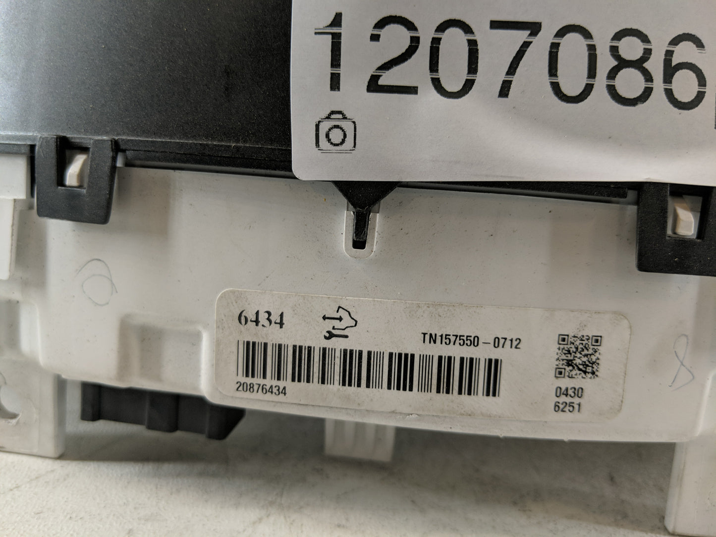 2008-2011 Cadillac Cts Instrument Cluster Speedometer Gauges P/N:TN157550-0712 Fits Fits 2008 2009 2010 2011 OEM Used Auto P