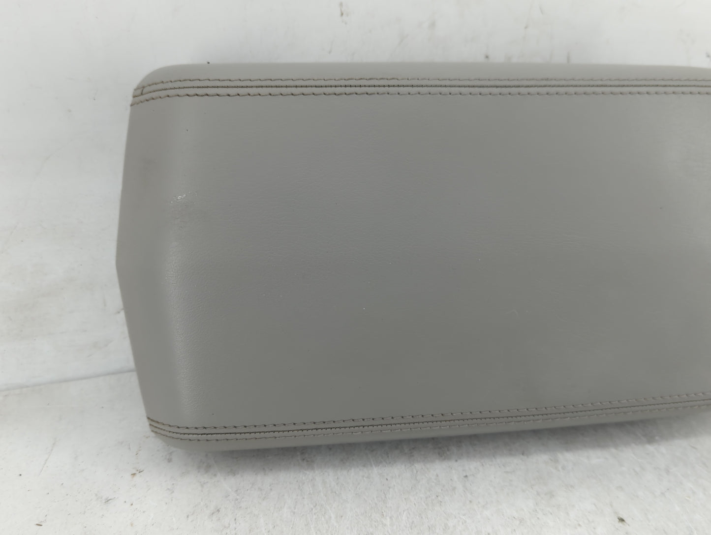 2010 Cadillac Cts Center Console Armrest Cover Lid Fits OEM Used Auto Parts - Oemusedautoparts1.com