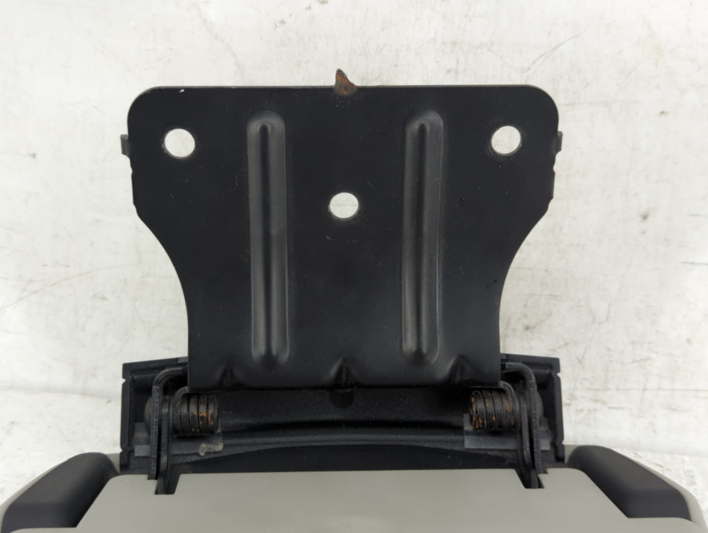 2010 Cadillac Cts Center Console Armrest Cover Lid Fits OEM Used Auto Parts - Oemusedautoparts1.com