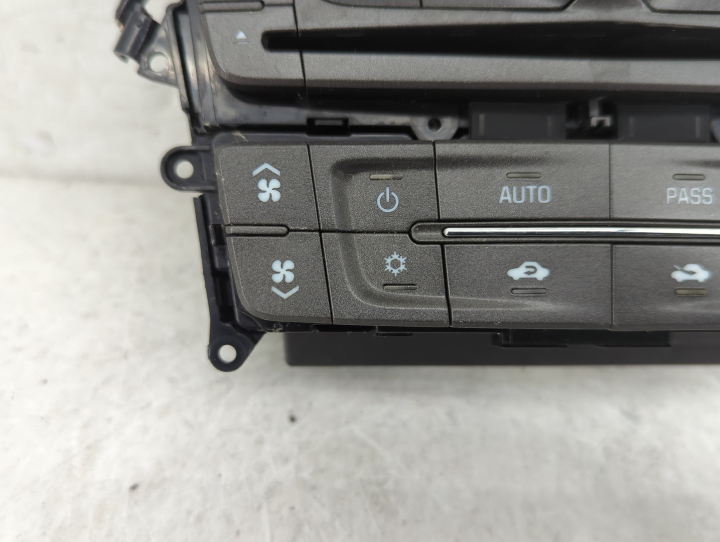 2010 Cadillac Cts Climate Control Module Temperature AC/Heater Replacement P/N:25947714 22748643, 25960559 Fits OEM Used Aut