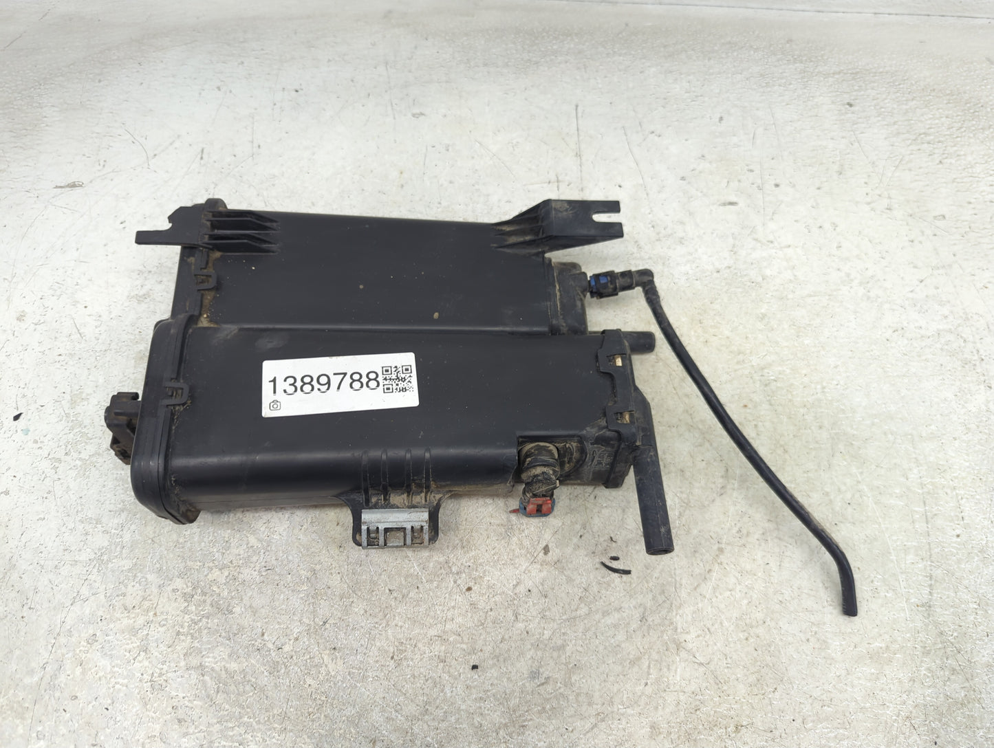 2010 Cadillac Cts Fuel Vapor Charcoal Canister - Oemusedautoparts1.com
