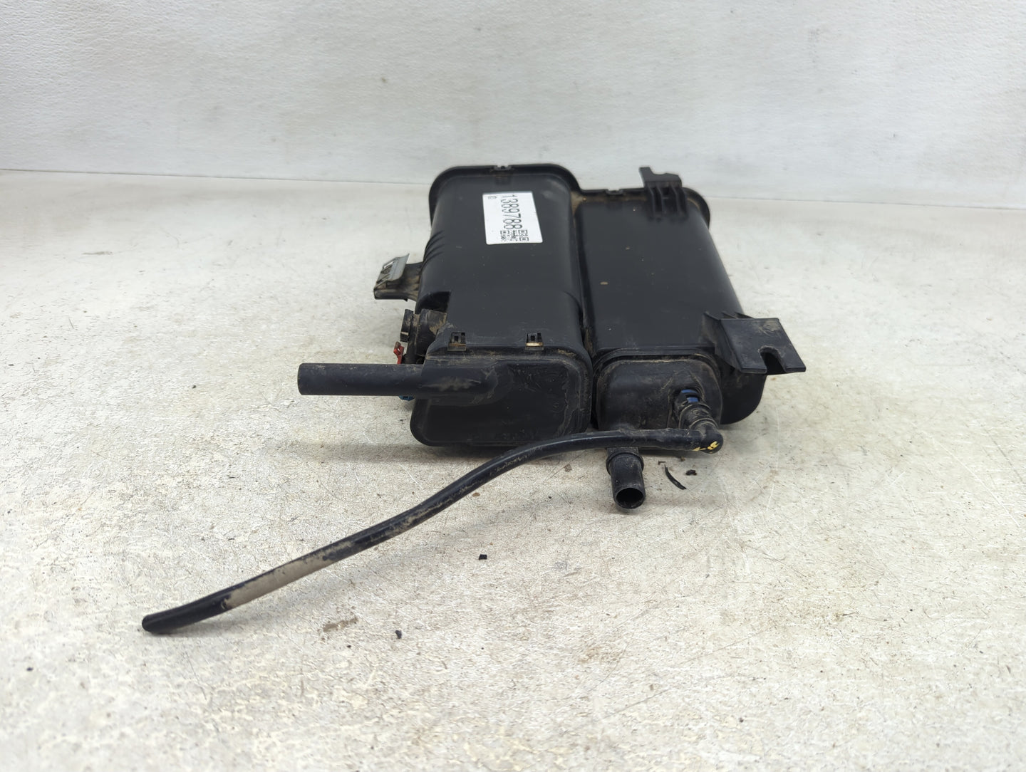 2010 Cadillac Cts Fuel Vapor Charcoal Canister - Oemusedautoparts1.com