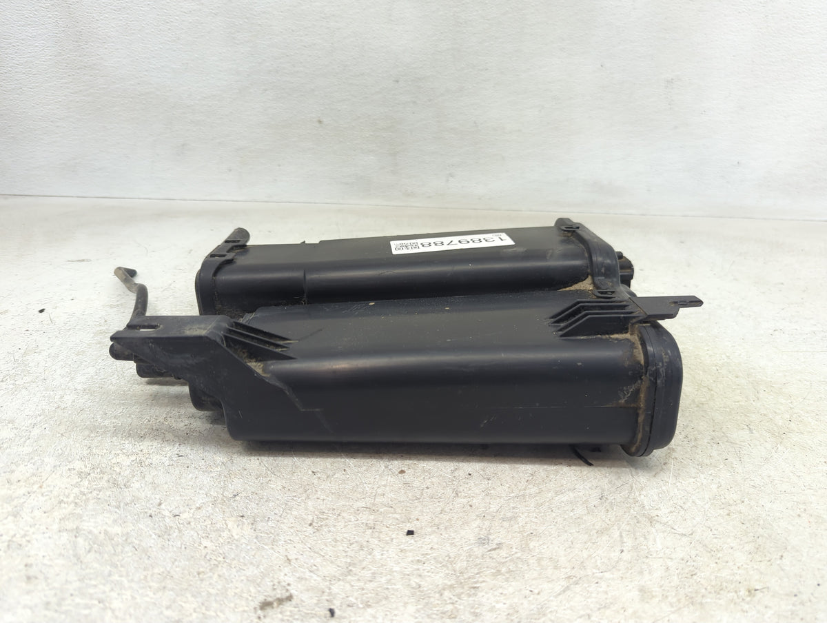 2010 Cadillac Cts Fuel Vapor Charcoal Canister - Oemusedautoparts1.com