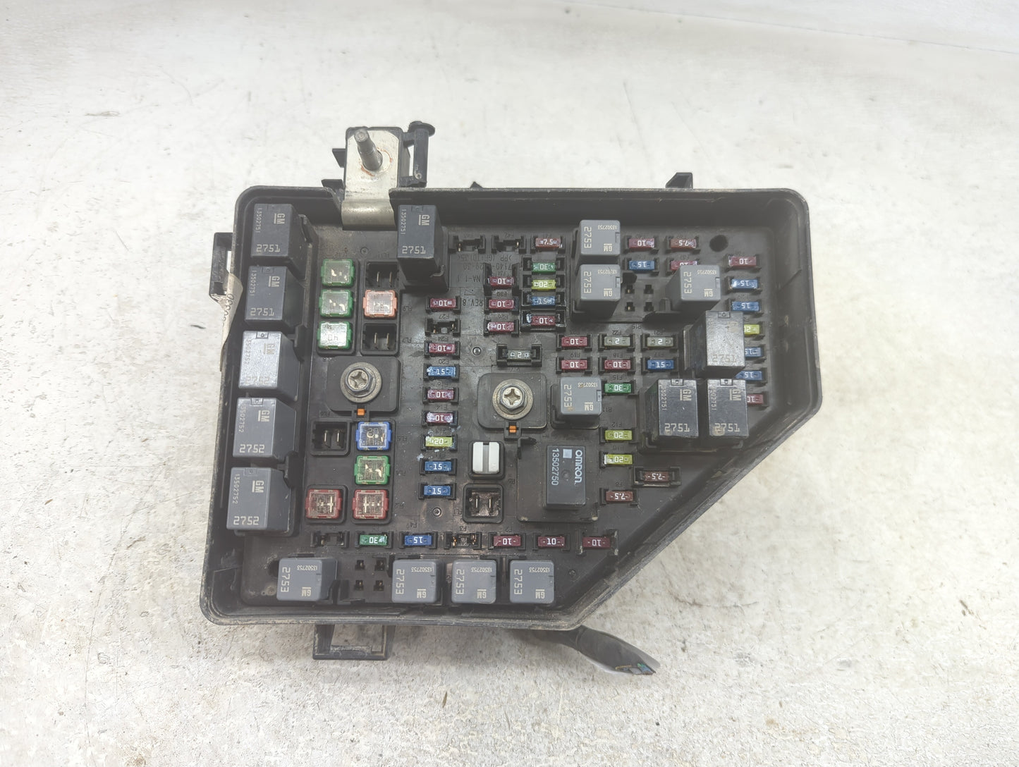2010 Cadillac Cts Fusebox Fuse Box Panel Relay Module P/N:20858891 Fits OEM Used Auto Parts - Oemusedautoparts1.com