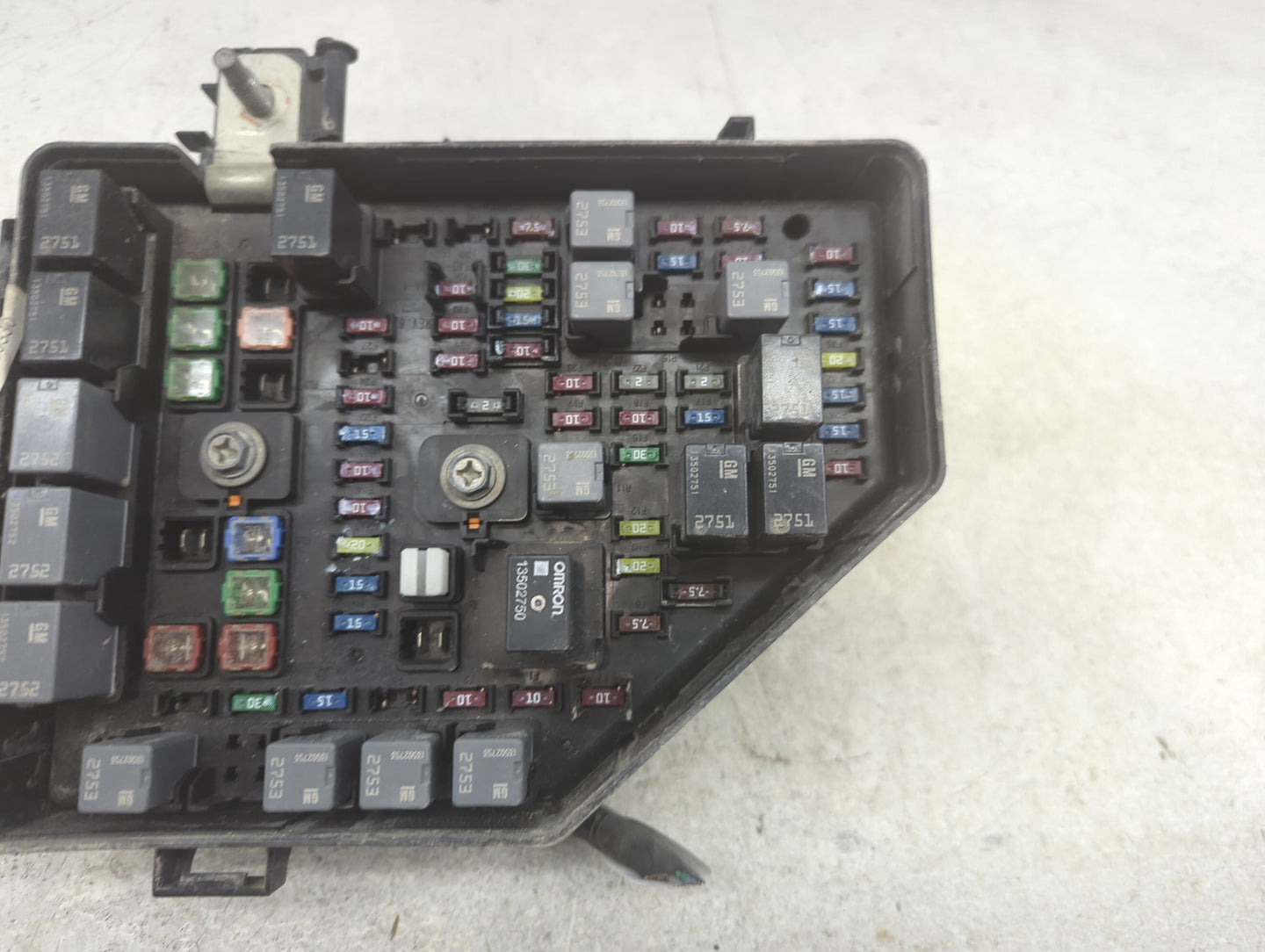 2010 Cadillac Cts Fusebox Fuse Box Panel Relay Module P/N:20858891 Fits OEM Used Auto Parts - Oemusedautoparts1.com