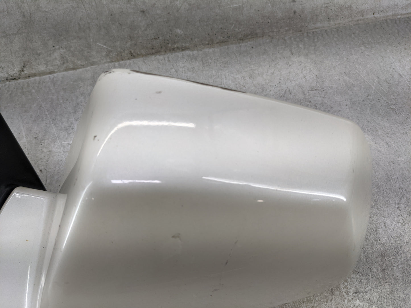 2008-2014 Cadillac Cts Driver Side View Mirror - Left Door Mirror OEM Used - Oemusedautoparts1.com