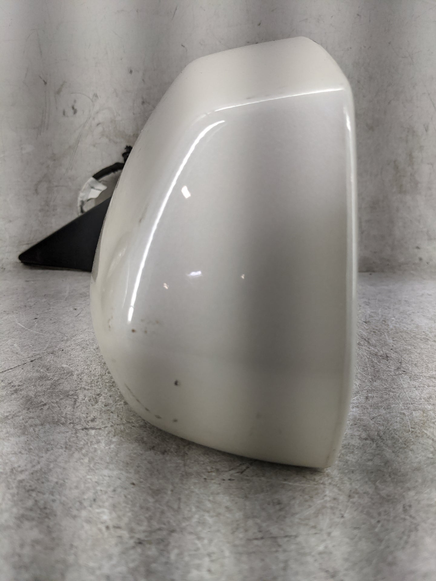 2008-2014 Cadillac Cts Driver Side View Mirror - Left Door Mirror OEM Used - Oemusedautoparts1.com