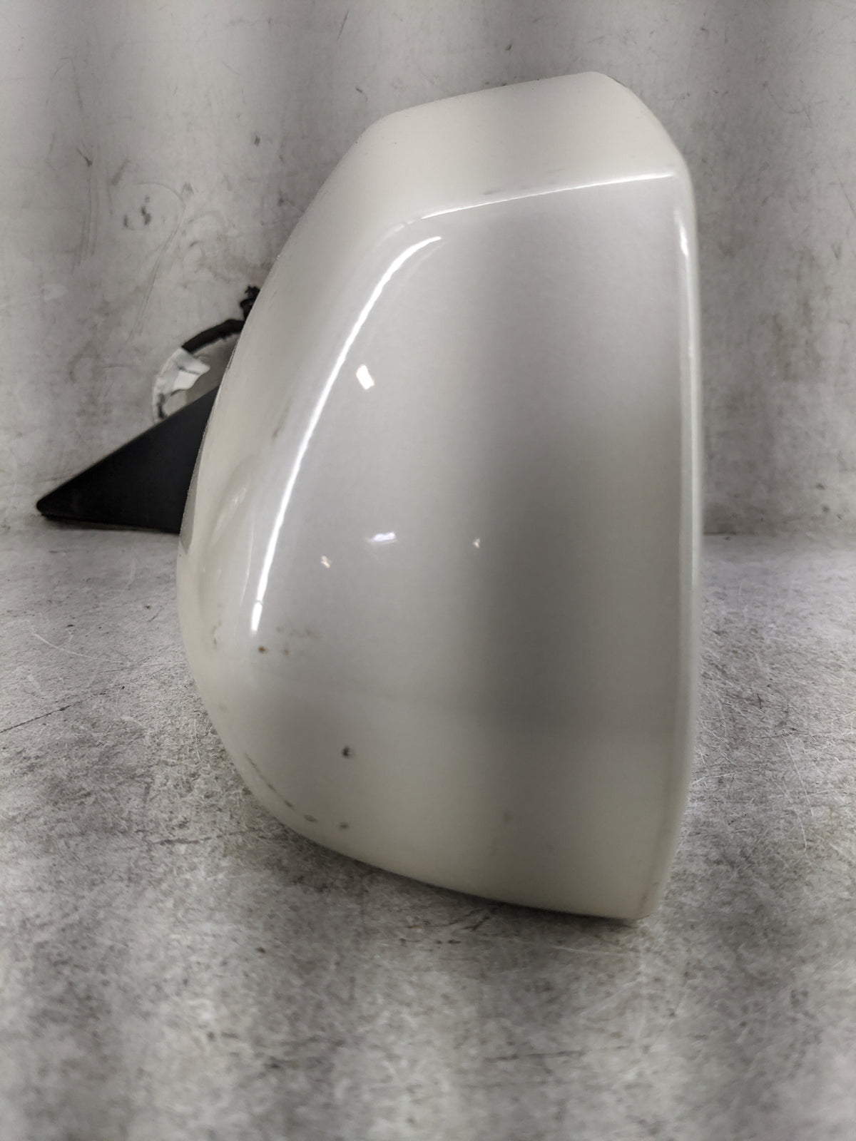 2008-2014 Cadillac Cts Driver Side View Mirror - Left Door Mirror OEM Used - Oemusedautoparts1.com