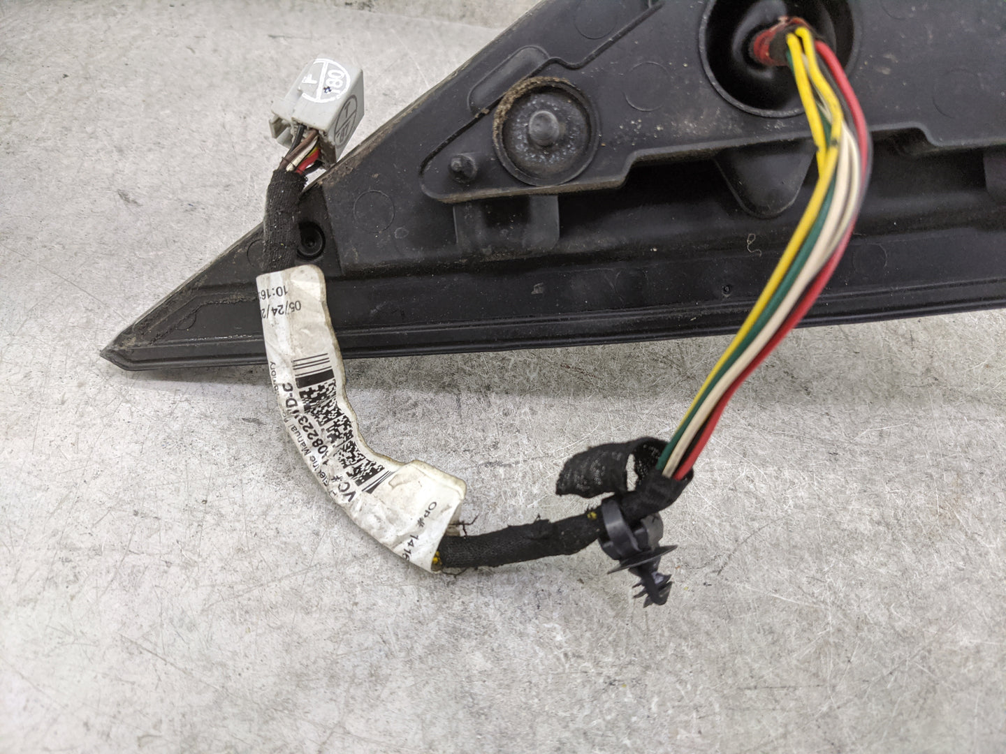 2008-2014 Cadillac Cts Driver Side View Mirror - Left Door Mirror OEM Used - Oemusedautoparts1.com