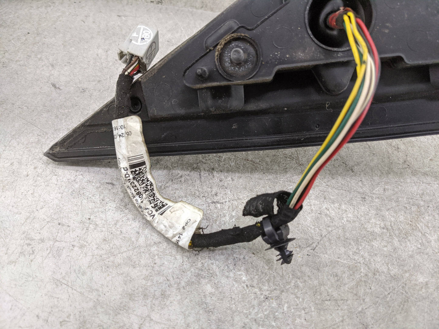 2008-2014 Cadillac Cts Driver Side View Mirror - Left Door Mirror OEM Used - Oemusedautoparts1.com