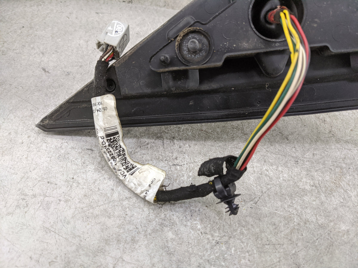 2008-2014 Cadillac Cts Driver Side View Mirror - Left Door Mirror OEM Used - Oemusedautoparts1.com