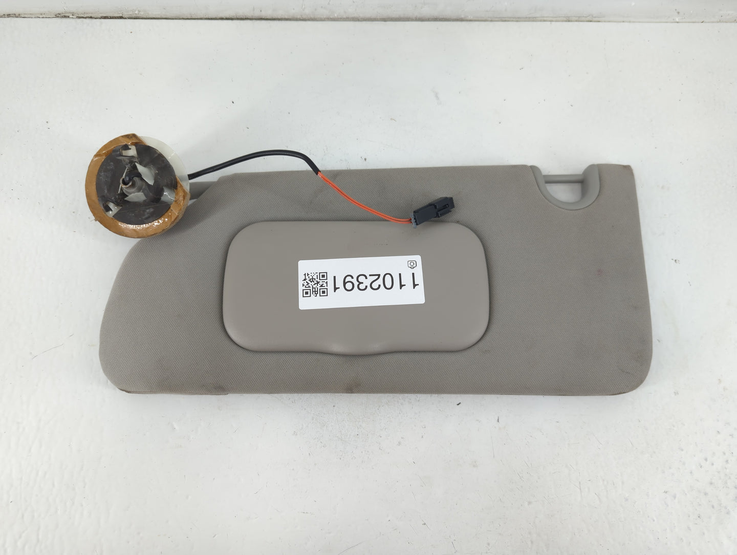 2008-2011 Cadillac Dts Sun Visor Shade Replacement Driver Left Mirror Fits Fits 2008 2009 2010 2011 OEM Used Auto Parts - Oe