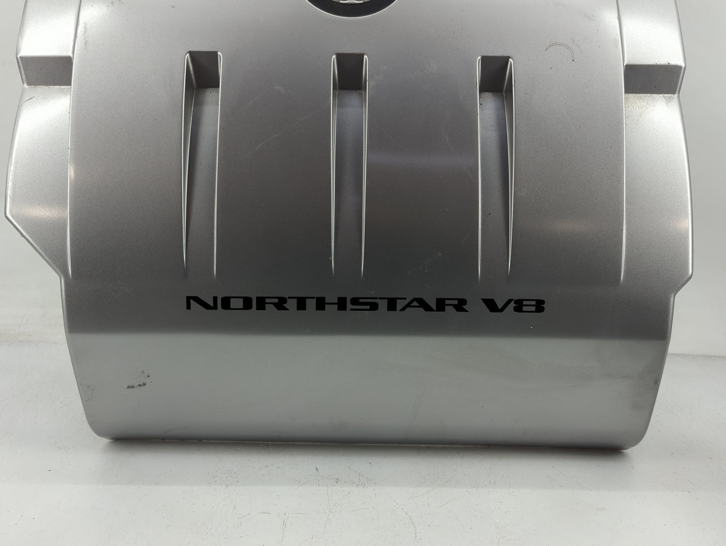 2010 Cadillac Dts Engine Cover - Oemusedautoparts1.com