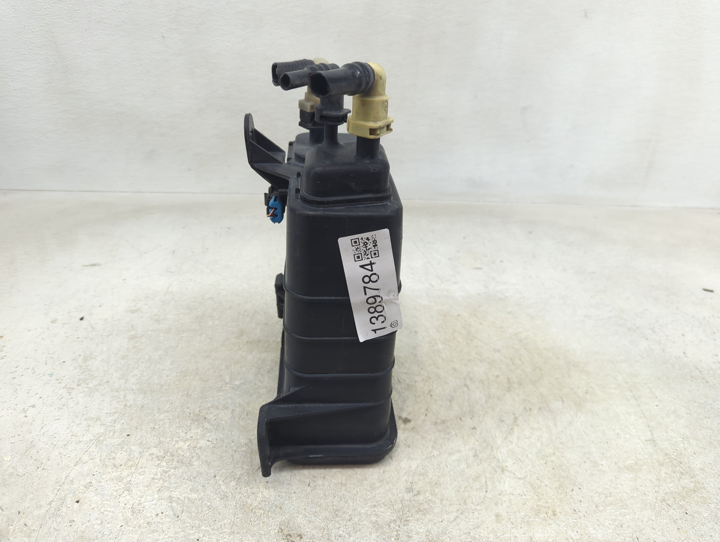 2010 Cadillac Dts Fuel Vapor Charcoal Canister - Oemusedautoparts1.com