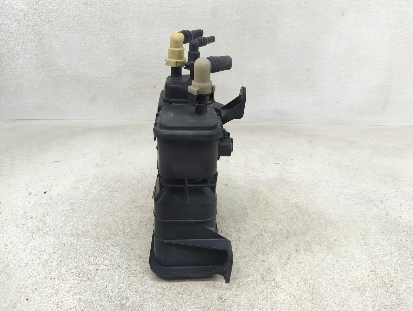 2010 Cadillac Dts Fuel Vapor Charcoal Canister - Oemusedautoparts1.com