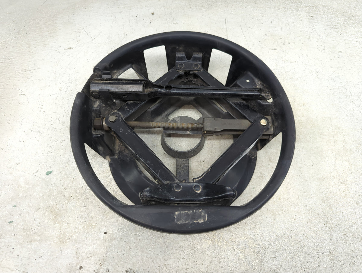2010 Cadillac Dts Spare Scissor Car Jack - Oemusedautoparts1.com