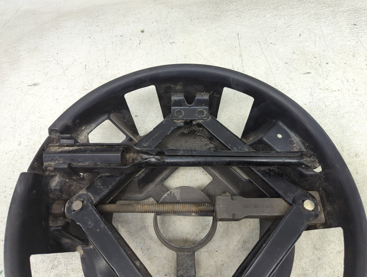 2010 Cadillac Dts Spare Scissor Car Jack - Oemusedautoparts1.com