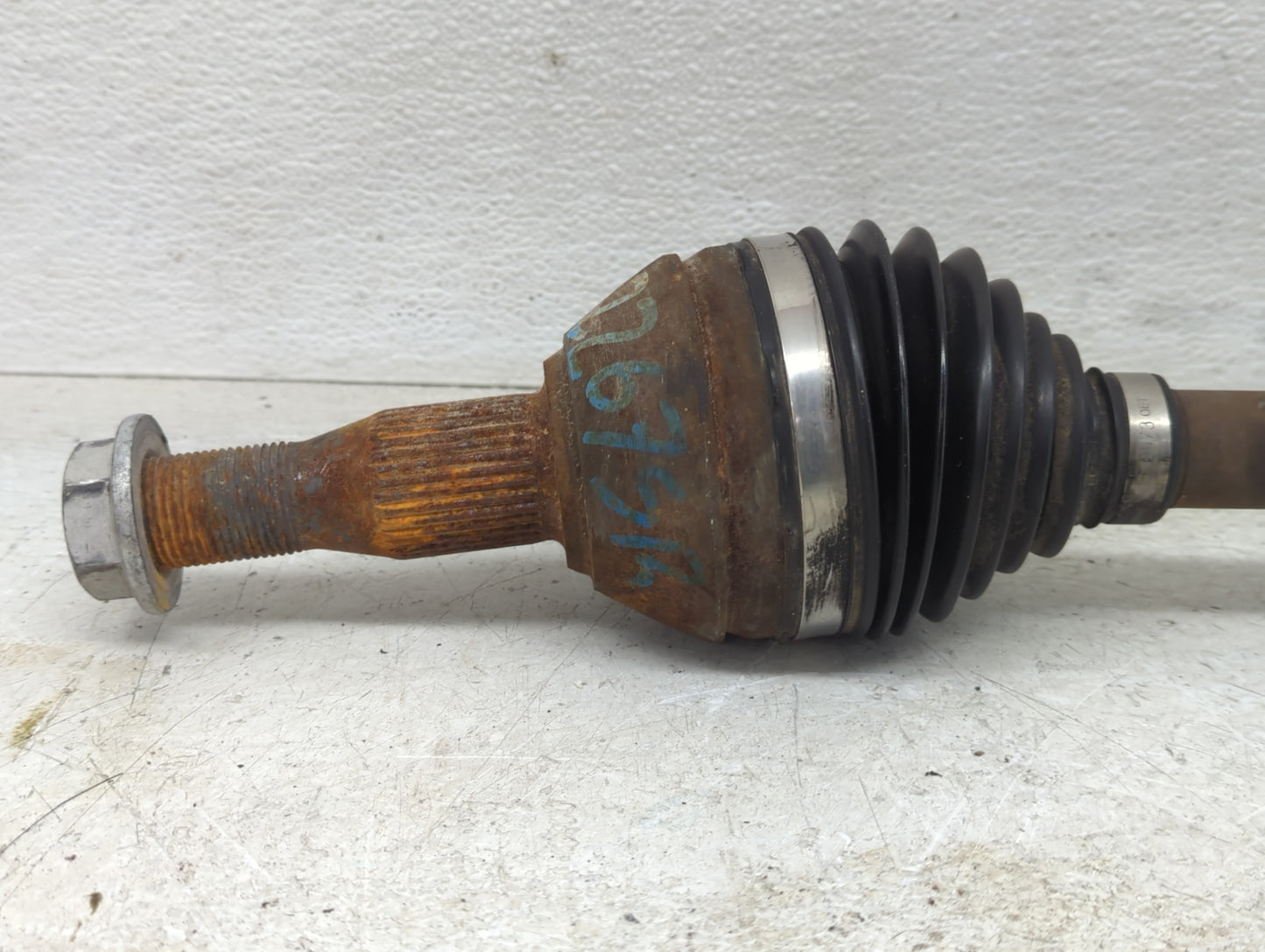 2006-2011 Cadillac Dts Axle Shaft Front Passenger Cv C/v - Oemusedautoparts1.com