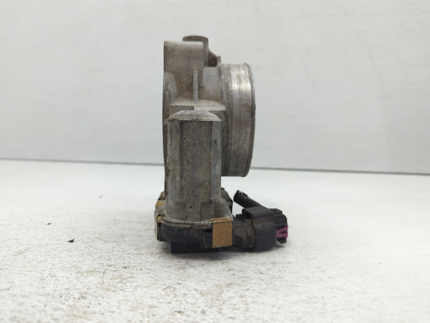 2006-2011 Cadillac Dts Throttle Body P/N:RME87 RME87-2B 5495 Fits Fits 2006 2007 2008 2009 2010 2011 OEM Used Auto Parts - O