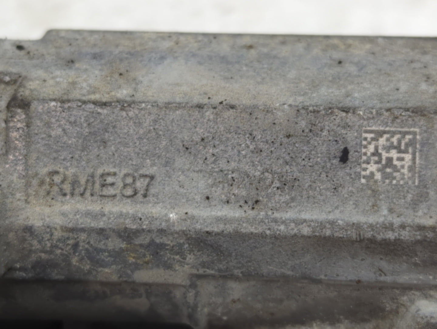 2006-2011 Cadillac Dts Throttle Body P/N:RME87 RME87-2B 5495 Fits Fits 2006 2007 2008 2009 2010 2011 OEM Used Auto Parts - O