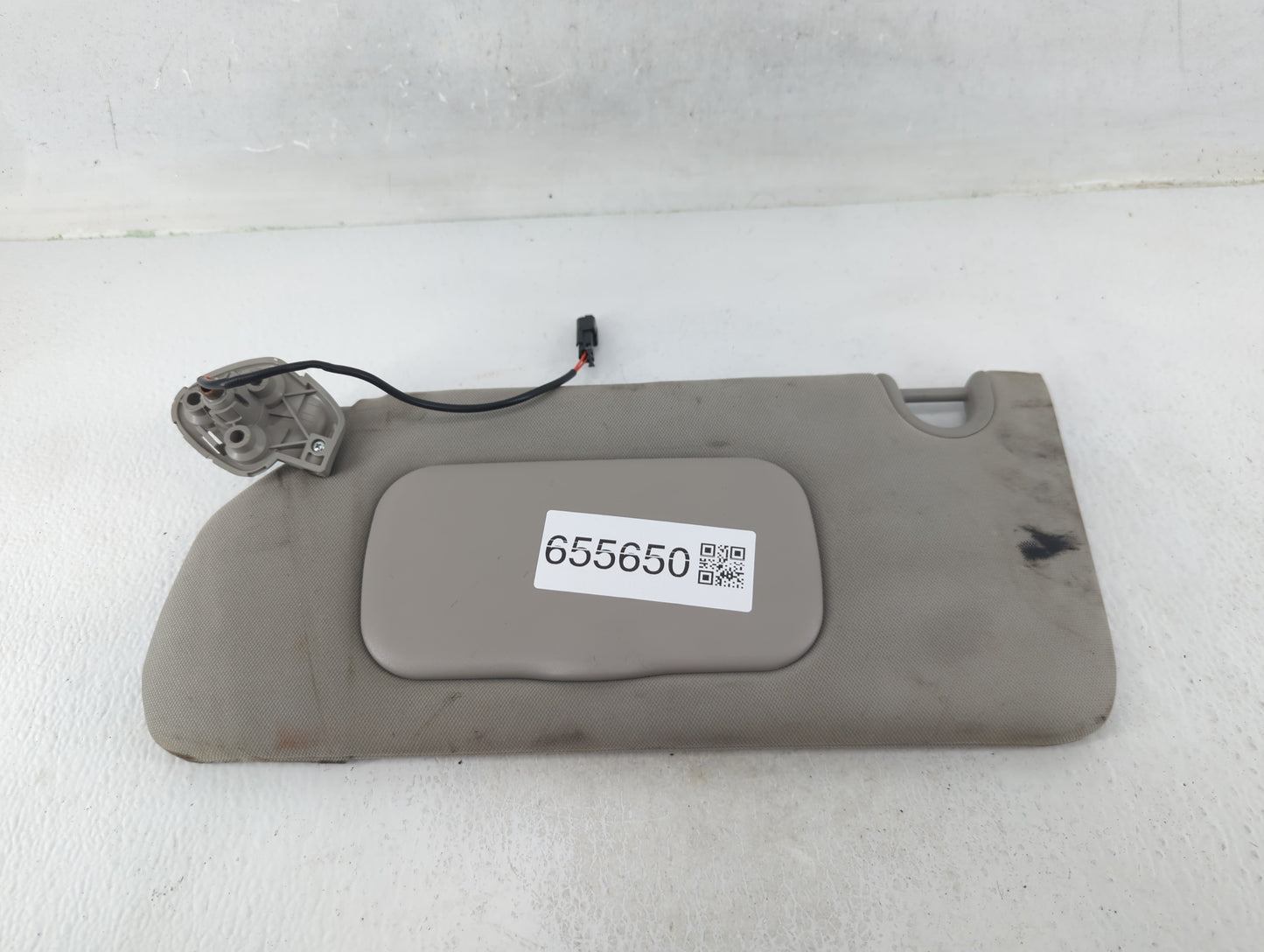 2008-2011 Cadillac Dts Sun Visor Shade Replacement Driver Left Mirror Fits Fits 2008 2009 2010 2011 OEM Used Auto Parts - Oe